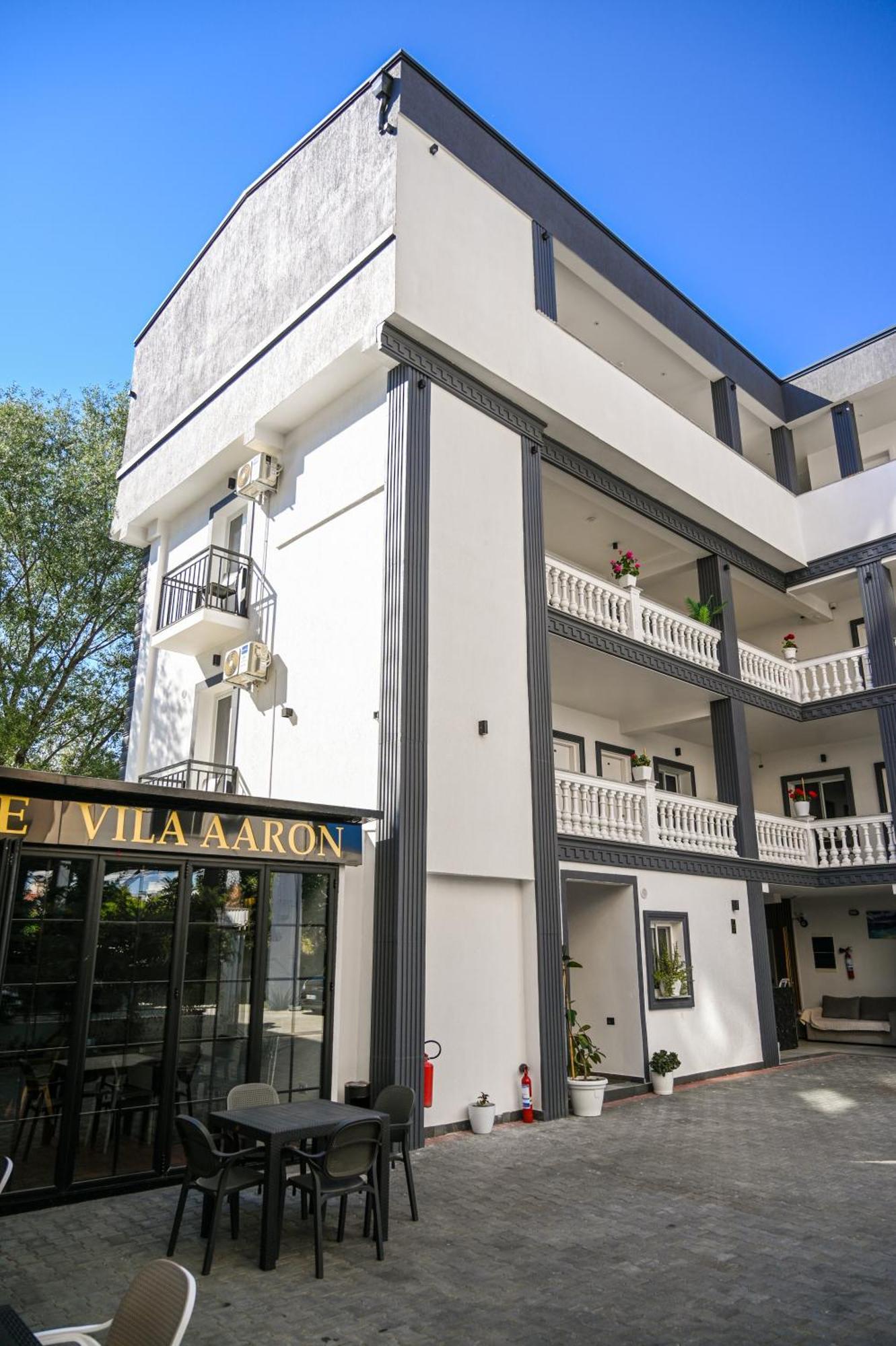 Vila Aaron Durrës Exterior foto