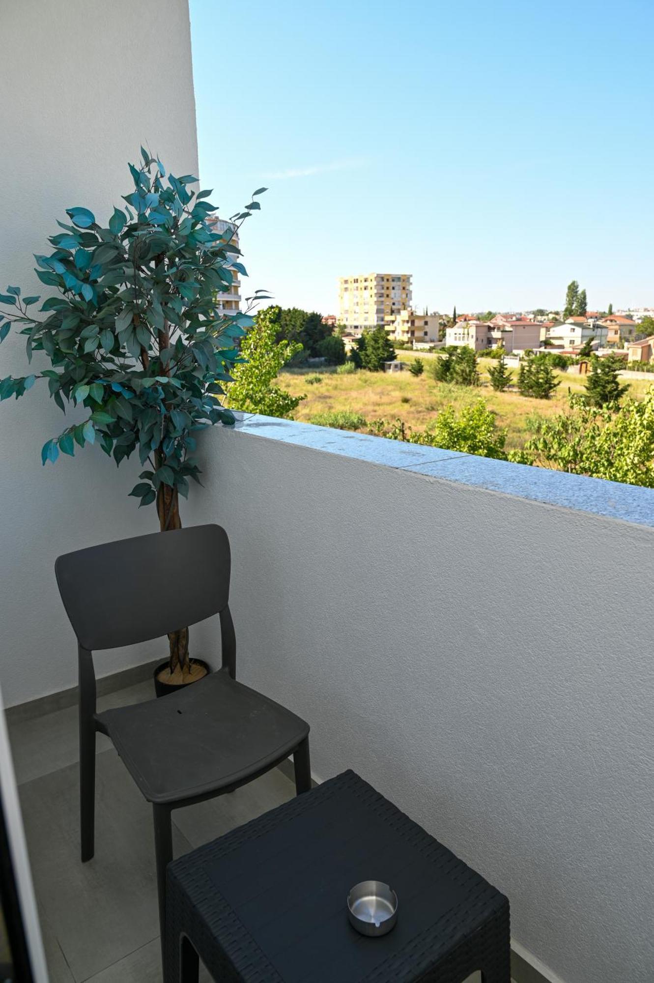 Vila Aaron Durrës Exterior foto